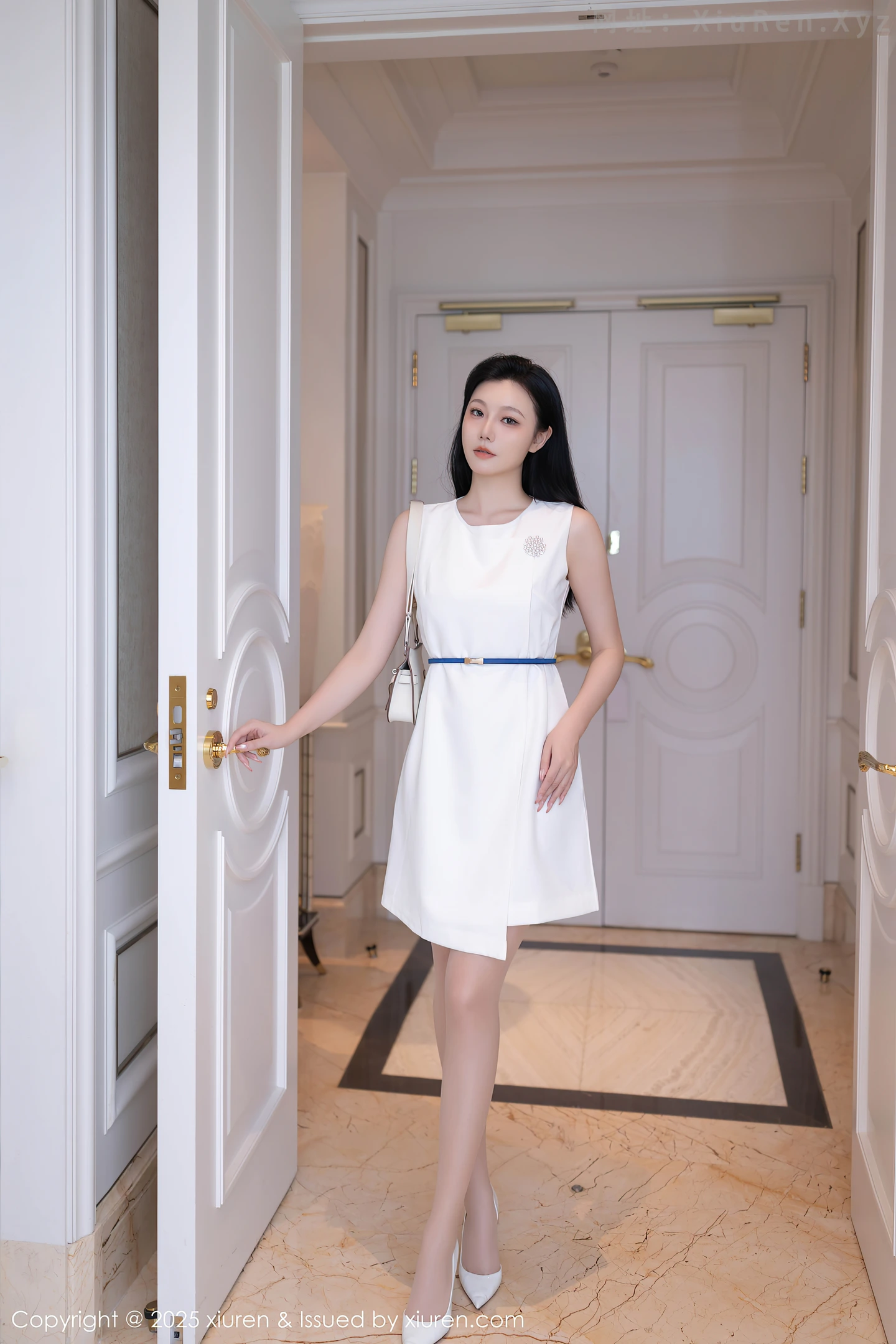 图片[4]-[XiuRen秀人网] VOL.10829 模特安然anran性感蓝灰色内衣配超薄肉丝秀曼妙身姿诱惑写真80P-秀人网官方网站